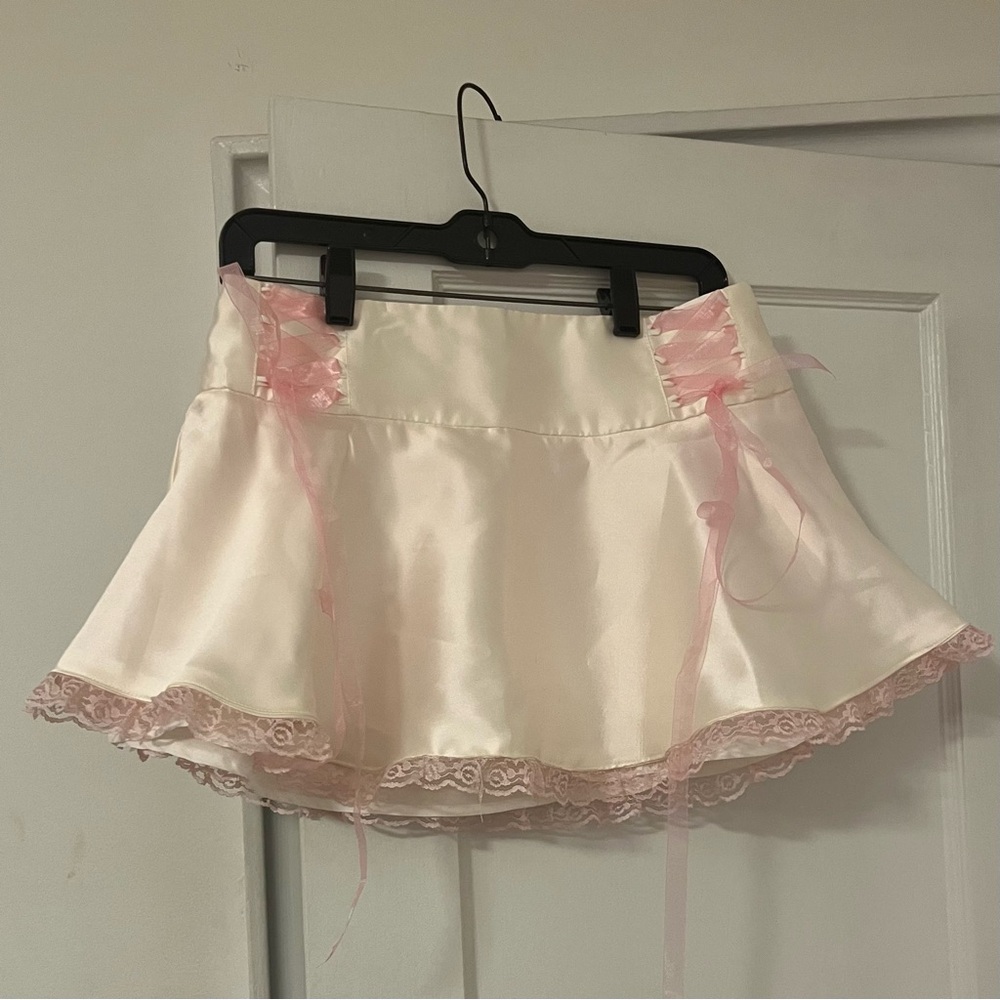 NWT - Sugar Thrillz Cream & Pink Puffy Lace Up Mini Skirt - M